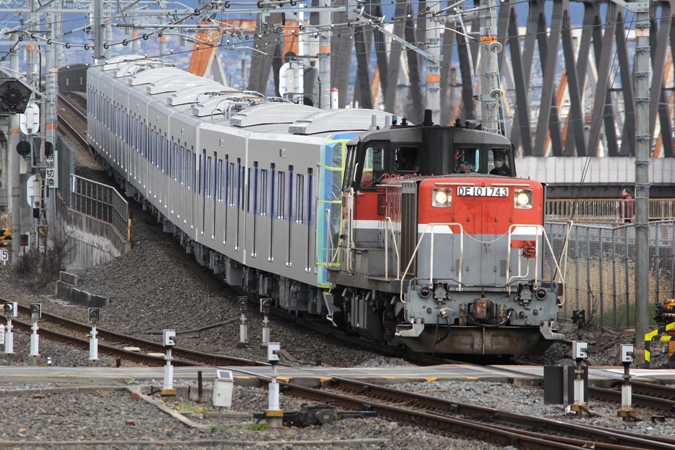 ダイヤ 車両輸送列車 都営6500形6508編成が甲種輸送される